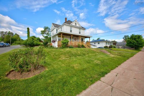 112 Herbert St, New Glasgow, NS, B2H1J7 | Card Image