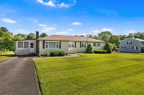 132 S High St, Foxborough, MA, 02035-2826 | Card Image