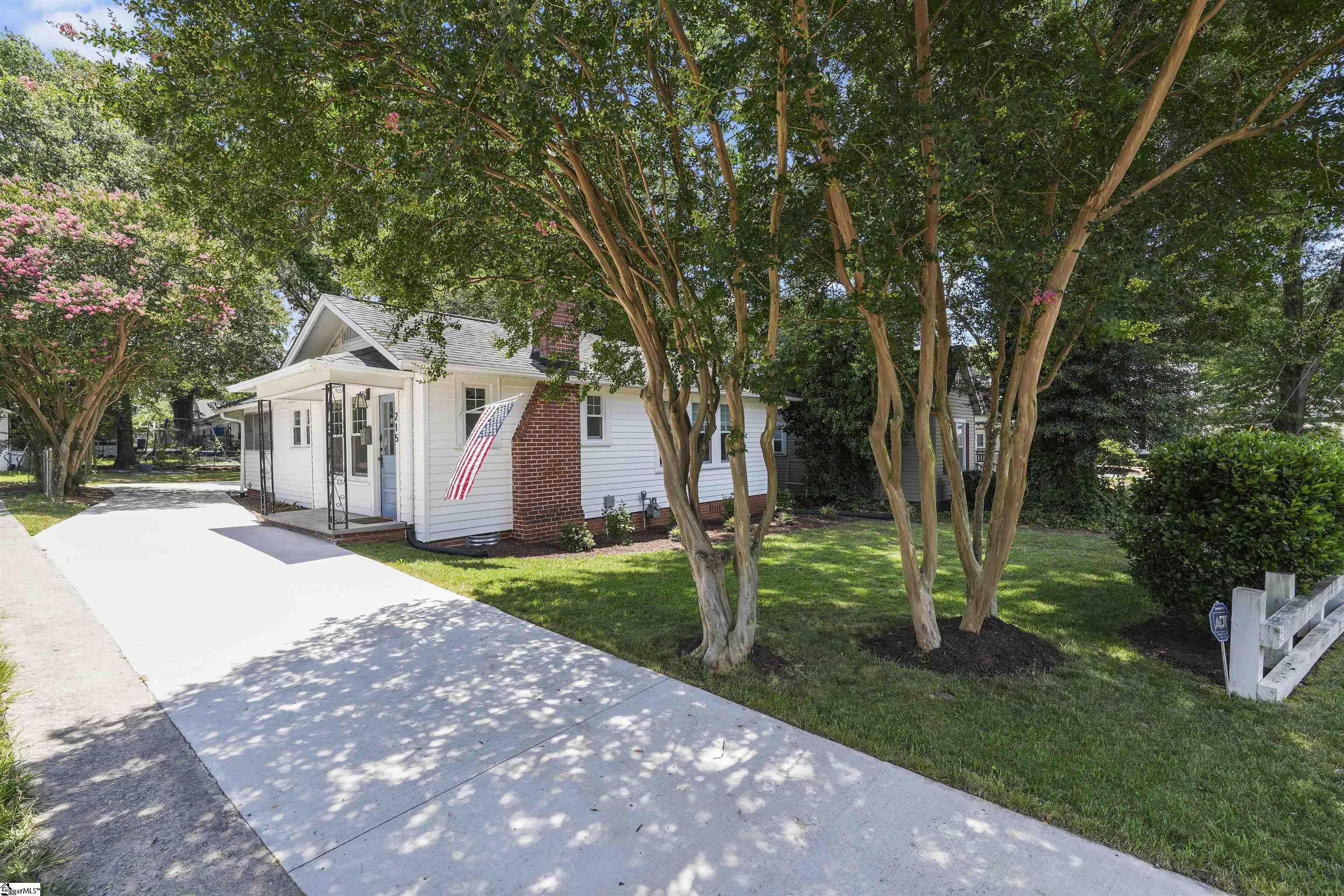 Faris Rd, Greenville, SC 29605