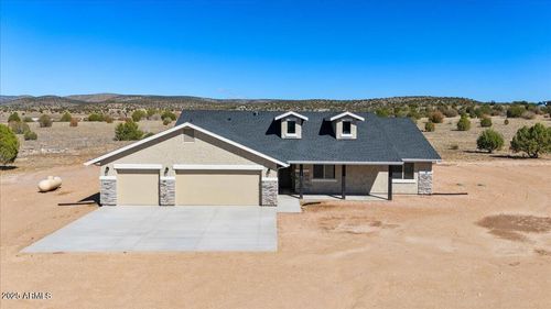 1220 E Cougar Ridge Rd, Paulden, AZ, 86334-6022 | Card Image
