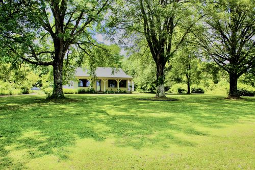 825 Golf Dr, Saulsbury, TN, 38067-7143 | Card Image