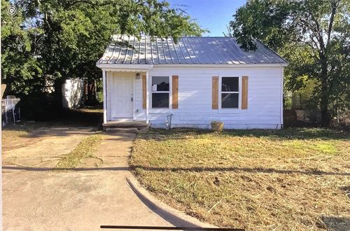 406 Sw 11th St, Mineral Wells, TX, 76067-6351 | Card Image