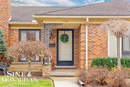 809 Fairford Rd, Grosse Pointe Woods, MI, 48236-2452 | Card Image