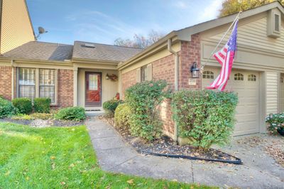 2733 Leatherwood Court, Condo with 2 bedrooms, 2 bathrooms and null parking in Crestview Hills KY | Image 1