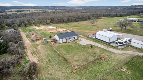 2225 J E Woody Rd, Springtown, TX, 76082-6329 | Card Image