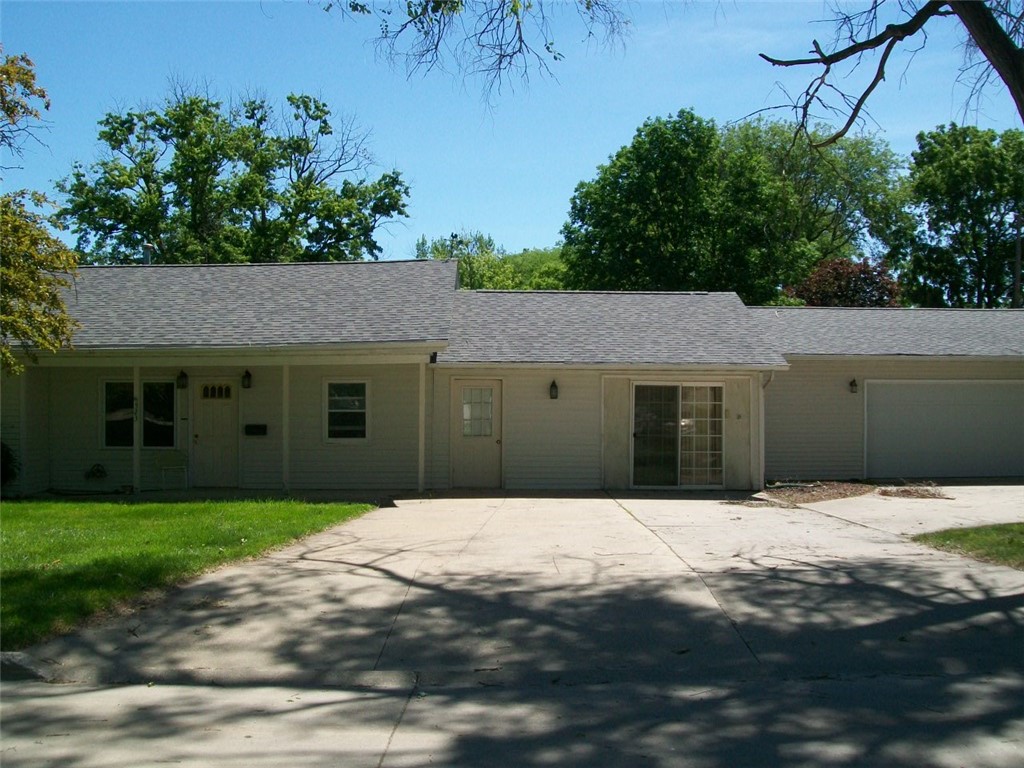 5th St, Winterset, IA 50273