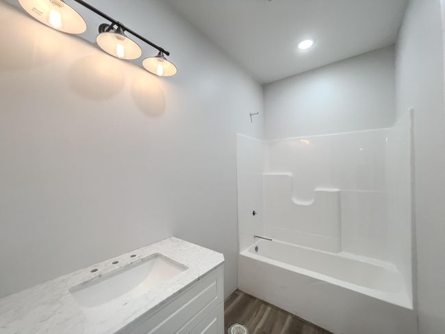 Bathroom | Image 14