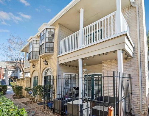 26-2220 Bering Dr, Houston, TX, 77057-4712 | Card Image