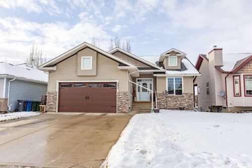 4831 56 Ave, Innisfail, AB, T4G1Y7 | Card Image