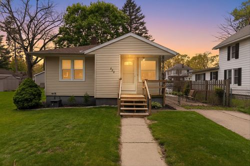 828 Fleming Avenue, Jackson, MI, 49202 | Card Image