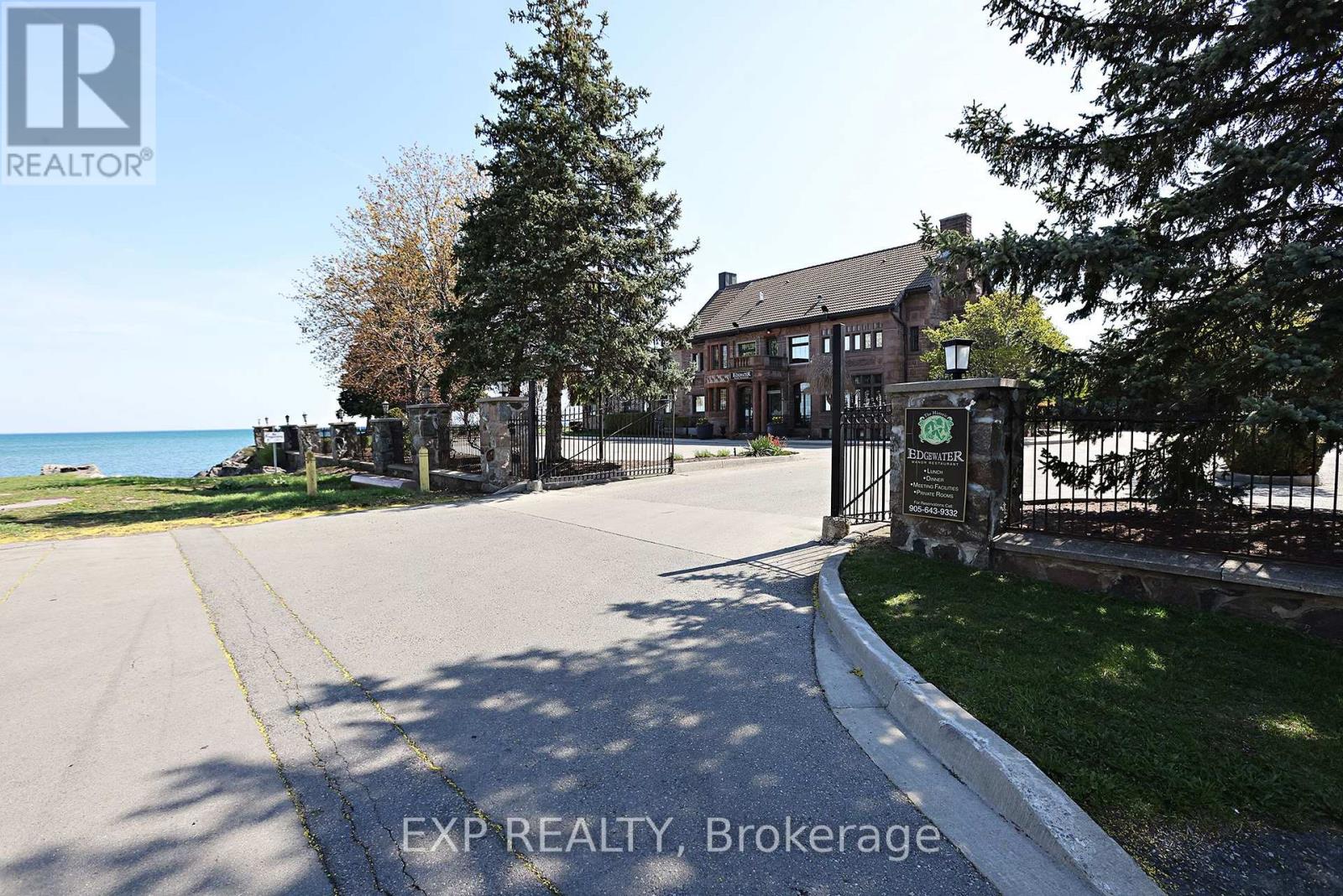 Residential in Hamilton (Lakeshore) 4