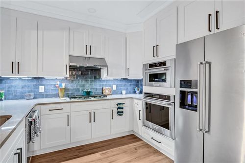 105-3275 Lenox Rd Ne, Atlanta, GA, 30324-2570 | Card Image