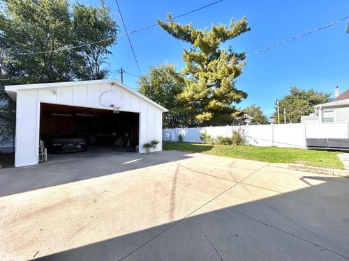 9 S 4th St, Marshalltown, IA, 50158-2714 | Card Image