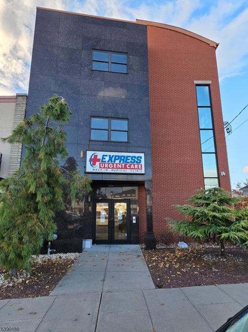 1218 Stuyvesant Ave, Union, NJ, 07083-3822 | Card Image