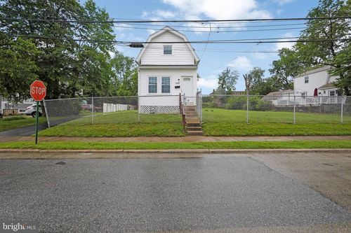 1177 Broad St, COLLINGDALE, PA, 19023-4125 | Card Image