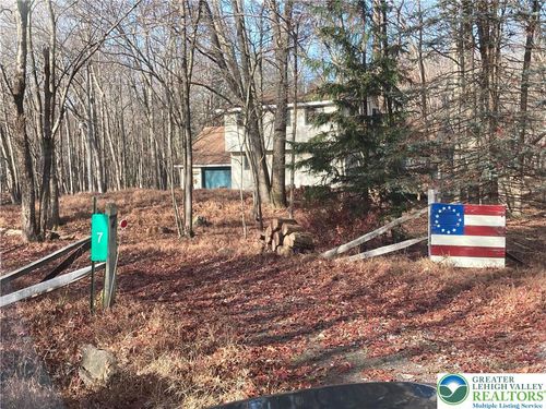 7 Wintergreen Ct, Albrightsville, PA, 18210-3847 | Card Image