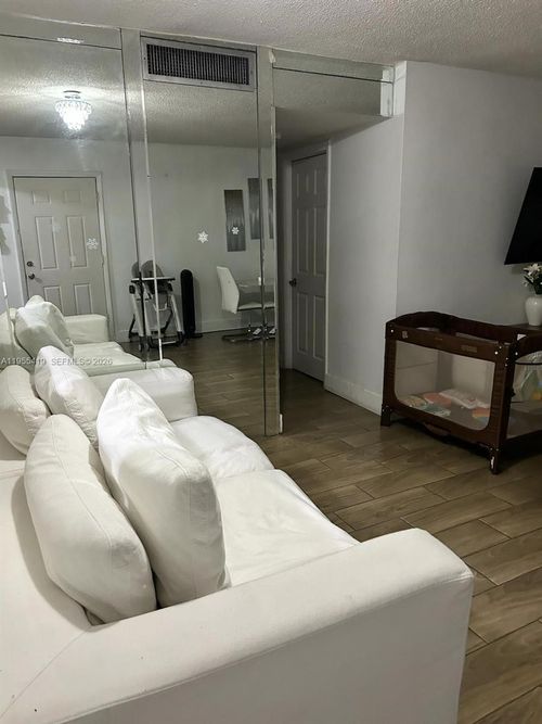 122-1560 W 46th St, Hialeah, FL, 33012 | Card Image