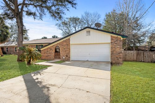 107 Campbell Ave, Crestview, FL, 32536-9203 | Card Image