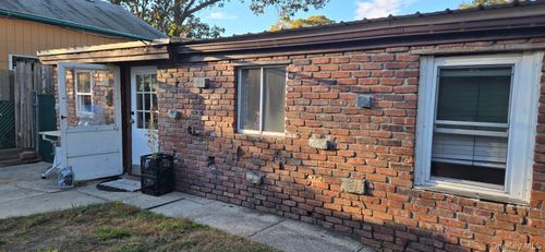 35 Cedarhurst Ave, Selden, NY, 11784-3025 | Card Image