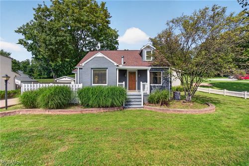 508 Locust St S, Canal Fulton, OH, 44614-1208 | Card Image