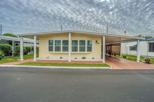 37838 Barcelona Ave, ZEPHYRHILLS, FL, 33541-1301 | Card Image