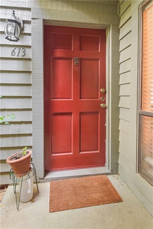 613 Tuxworth Cir, Decatur, GA, 30033-5619 | Card Image