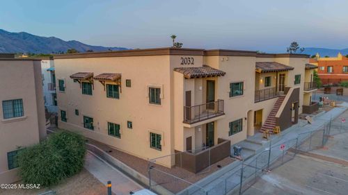 unit-100-2032 E River Rd, Tucson, AZ, 85718-1581 | Card Image