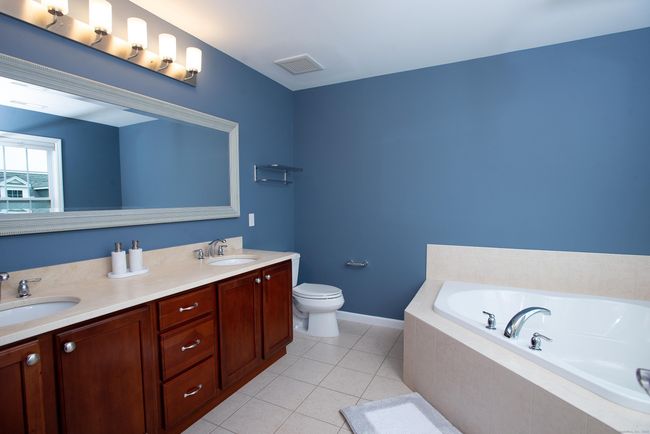 7 - 7 Shawe St, Condo with 3 bedrooms, 3 bathrooms and null parking in Danbury CT | Image 15
