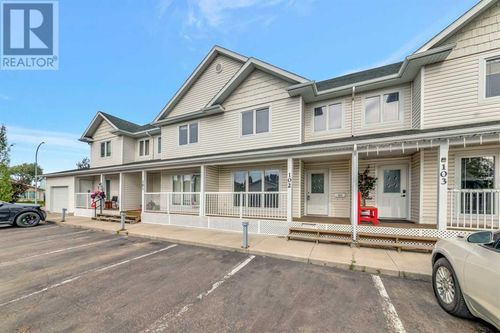 400-4405 32 St, Lloydminster, SK, S9V1V6 | Card Image