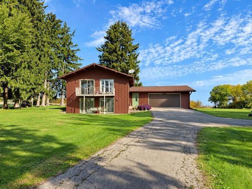 8647 E State Road 67, Clinton, WI, 53525 | Card Image