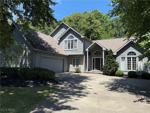 19816 Stoughton Dr, Strongsville, OH, 44149-5657 | Card Image