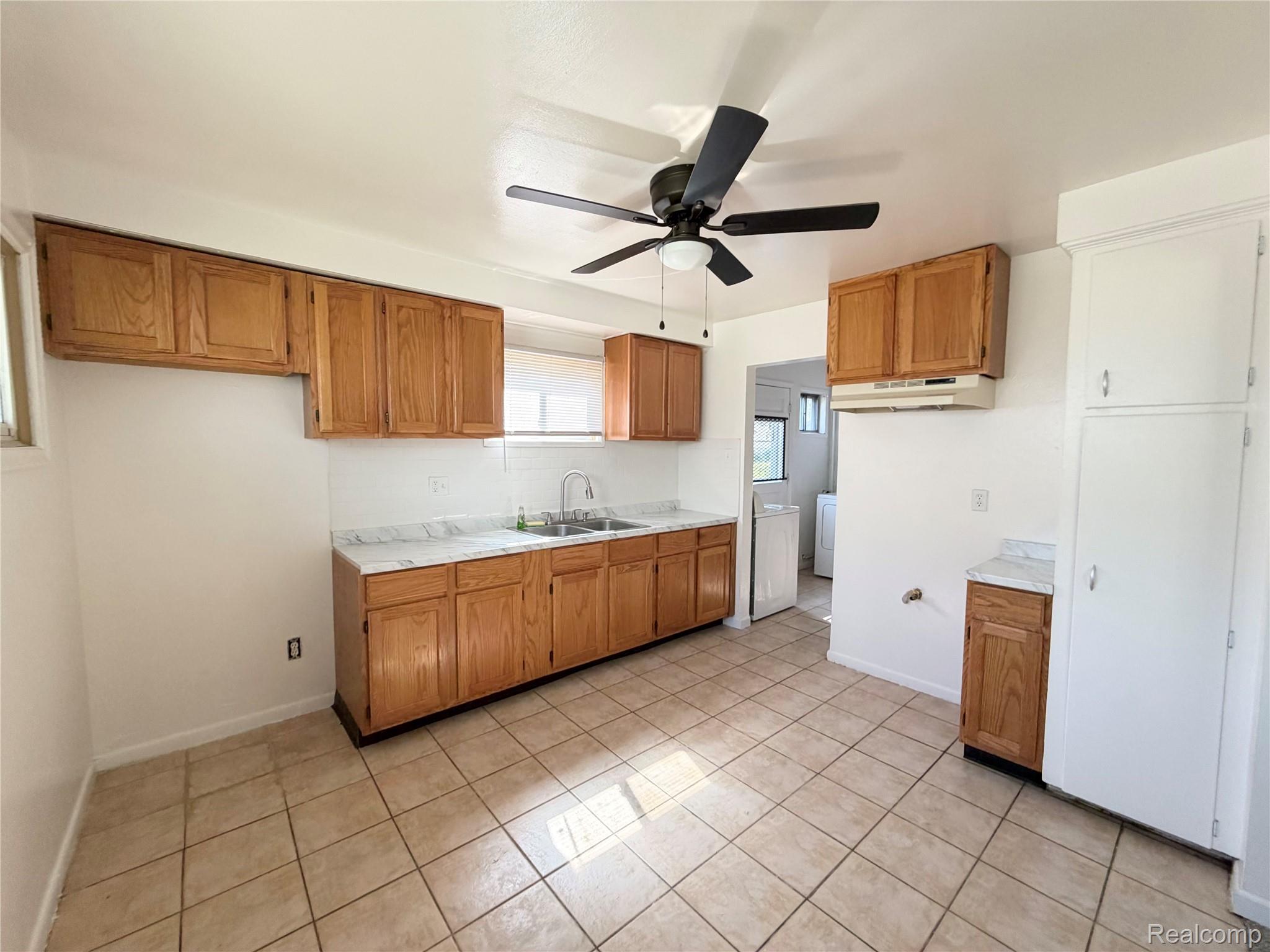 Residential Lease in Inkster 3