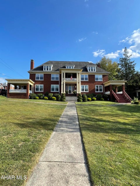 Spang St, Roaring Spring, PA 16673