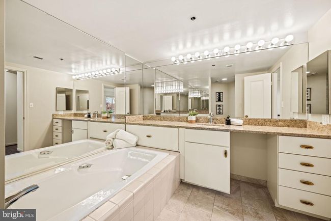 2-502 - 5802 Nicholson Ln, Condo with 3 bedrooms, 2 bathrooms and null parking in NORTH BETHESDA MD | Image 36