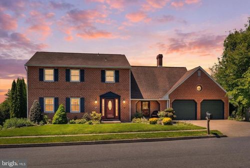 411 Hopi Dr, MECHANICSBURG, PA, 17050-2577 | Card Image