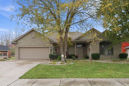 307 Laurelwood Ln, Kendallville, IN, 46755-9367 | Card Image