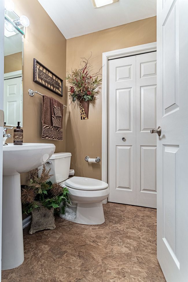 With Laundry Room Closet | Image 11