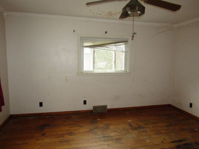302 Euclid Ave, House other with 3 bedrooms, 2 bathrooms and 1 parking in Glassport PA | Image 8