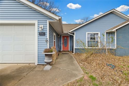 1147 N Fieldstone Ave, Fayetteville, AR, 72704-2110 | Card Image