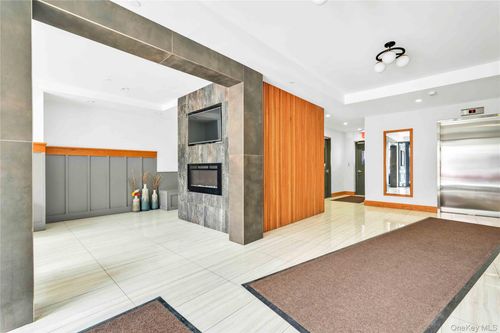 3b-2343 31st Rd, Astoria, NY, 11106-4037 | Card Image