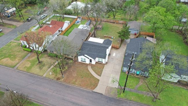 310 W Mcgee St, House other with 2 bedrooms, 2 bathrooms and null parking in Sherman TX | Image 28