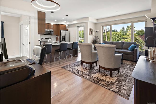302 - 7161 West Saanich Rd, Condo with 2 bedrooms, 1 bathrooms and 1 parking in Central Saanich BC | Image 4