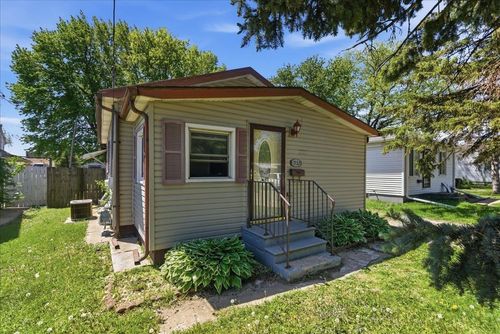 1932 Plymouth Ave, Waterloo, IA, 50702-3524 | Card Image