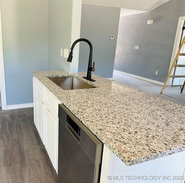 1004 S Gore St, House other with 3 bedrooms, 2 bathrooms and null parking in Muldrow OK | Image 5