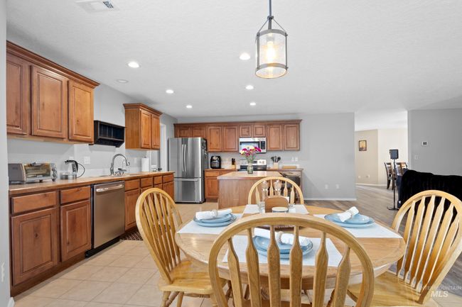 9143 W Alderberry Dr, House other with 5 bedrooms, 3 bathrooms and 2 parking in Boise ID | Image 12