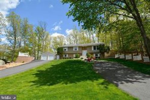 18324 Nob Hill Dr, Triangle, VA, 22172-1302 | Card Image