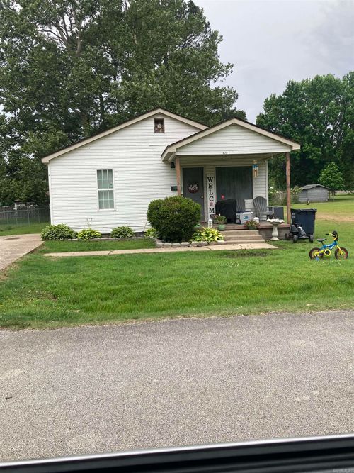 758 N Garfield Ave, Piggott, AR, 72454-1707 | Card Image