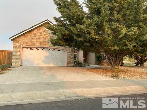 752 Divot Dr, Fernley, NV, 89408-6686 | Card Image