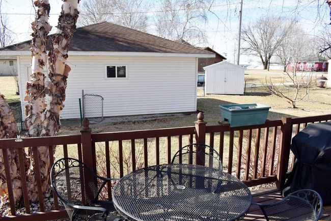 1208 Oak St, House other with 4 bedrooms, 2 bathrooms and null parking in Osage IA | Image 4