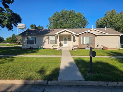 805 Elm St, Allison, IA, 50602-9505 | Card Image